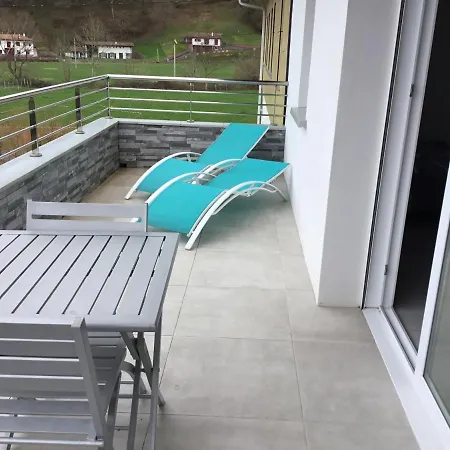 Vue Montagne St Jean Pied De Port Pays Basque Appartement Saint-Jean-Pied-de-Port